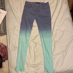 LEVIS rare find!!! NWOT blue/turquoise ombré skinny jeans. Size 7/28. NEVER WORN